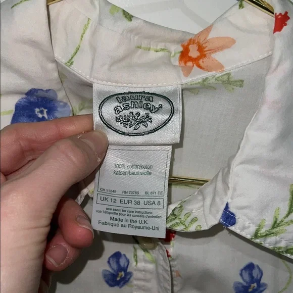 Vintage Laura Ashley Floral White Button Down Shirt Blouse Top - Picture 2 of 3